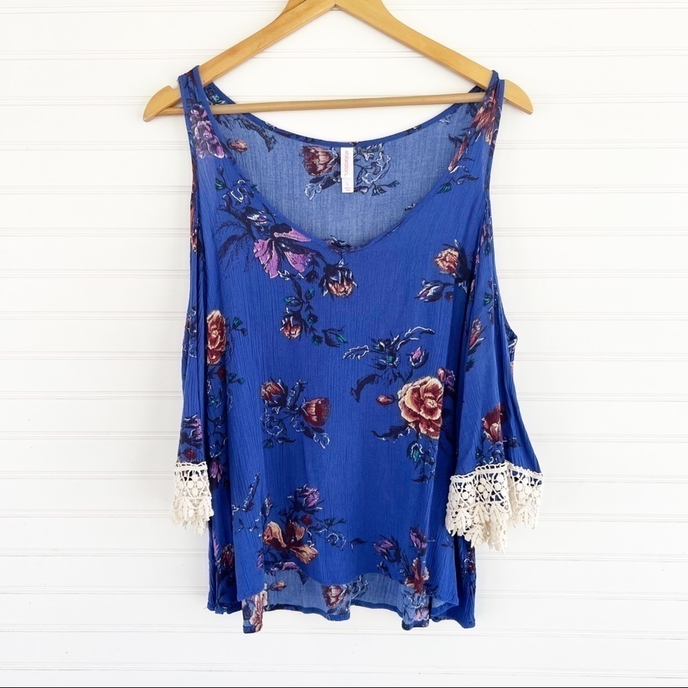 Xhilaration Blouse Large Blue Floral Cold Shoulder Crochet‎ Lace Bell Sleeve Top